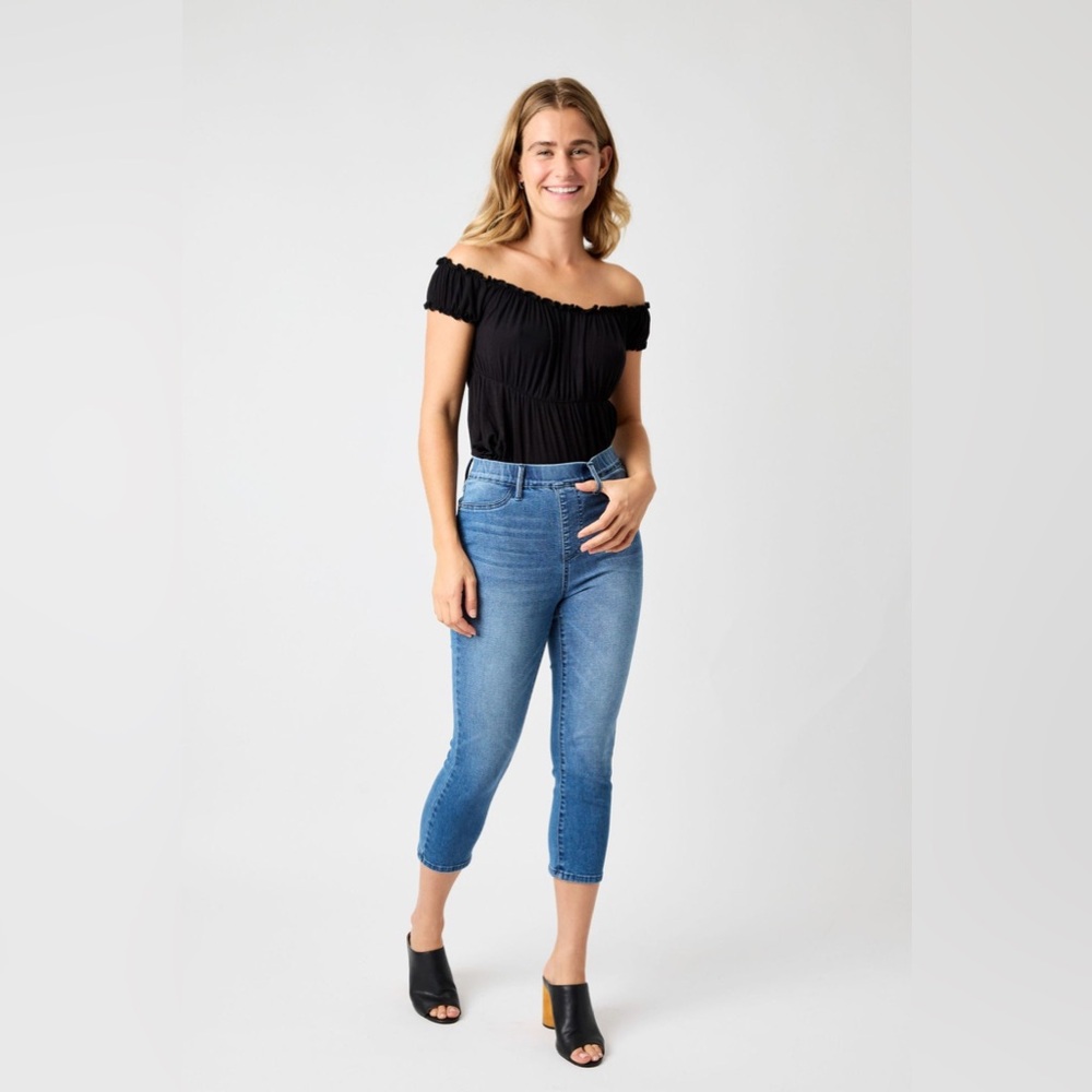 Judy Blue cooling denim pull on capri skinny fit capri tummy control NWT